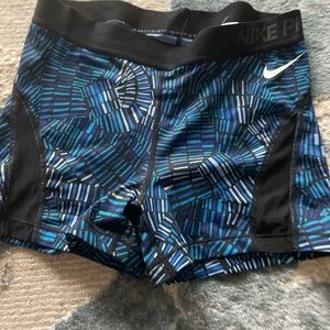 Nike Pro work out shorts size L